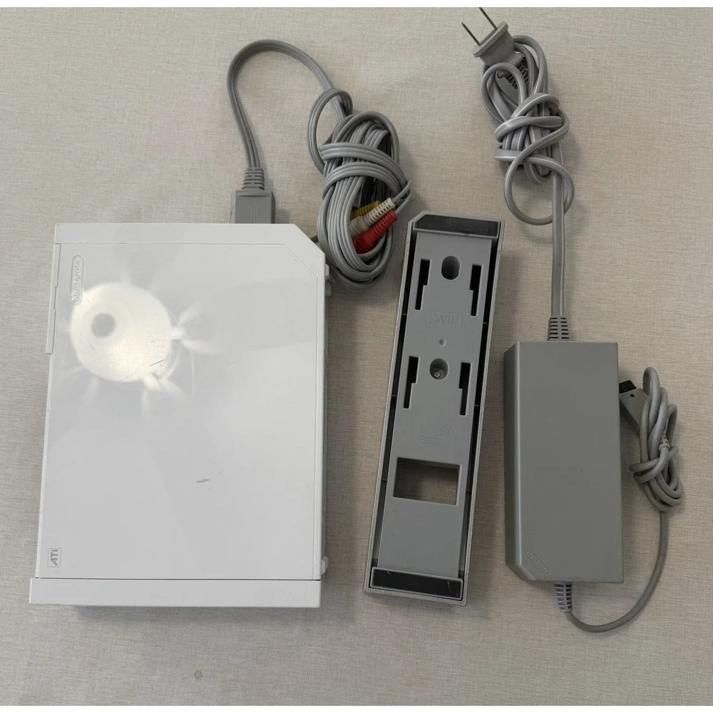 Nintendo Wii Console‎ RVL-001 White Bundle Cords Dock Untested